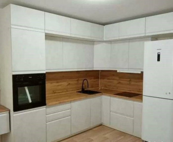 Модульная кухня Бруклин 2.4 x 2 м (Бетон белый) в Большой Мурте - bolshaya-murta.mebel54.com | фото